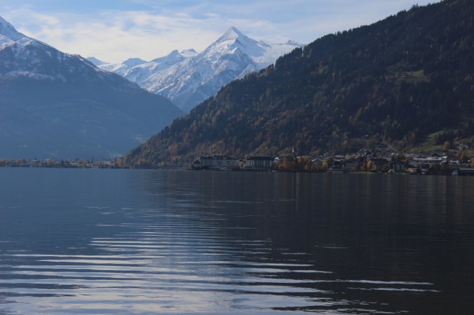 Vy mot Zell am See och Kitzsteinhorn